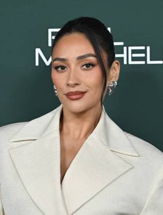 2025 Baby2Baby Gala Shay Mitchell arriving to the 2025 Baby2Baby Gala presented by Paul Mitchell at the Pacific Design Center on November 8, 2025 in West Hollywood, Ca. West Hollywood Pacific Design Center California USA Copyright: xLISAxOConnor xAFF-USA.COMx