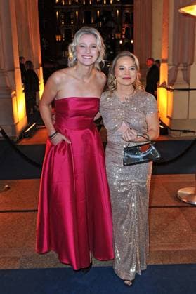 43. Deutscher Sportpresseball 2025. Britta Heidemann und Regina Halmich anläßlich des 43. Deutschen Sportpresseballs am 08.11.2025 in der Alten Oper Frankfurt Main. 20251108MWI094545