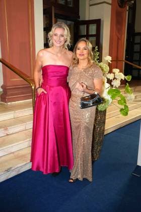 Britta Heidemann und Regina Halmich beim 43. Deutschen Sportpresseball am 8.11.2025 in der Alten Oper in Frankfurt am Main Deutscher Sportpresseball 2025 in Frankfurt am Main