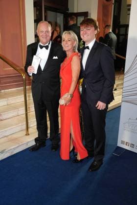 Rolf und Elisabeth Toepperwien und ihr Sohn Sohn Louis Toepperwien beim 43. Deutschen Sportpresseball am 8.11.2025 in der Alten Oper in Frankfurt am Main Deutscher Sportpresseball 2025 in Frankfurt am Main