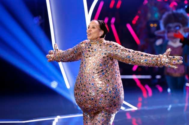 Designerin Barbara Becker als Figur Smiley in der Prosieben-Show The Masked Singer in den MMC-Studios in Ossendorf. Köln, 08.11.2025 NRW Deutschland Copyright: xChristophxHardtx