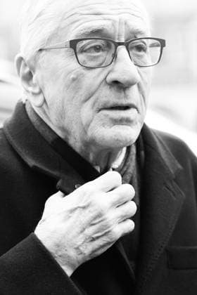 Robert De Niro In Krakow American actor Robert De Niro during his visit at Main Square in Krakow, Poland on November 9, 2025. Krakow Poland  Copyright: xJakubxPorzyckix originalFilename: porzycki-robertde251109_npBlV.jpg