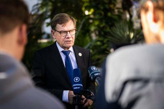 Johann Wadephul (CDU), Bundesaussenminister, aufgenommen im Rahmen eines Pressestatements im Rahmen seiner Reise nach Kolumbien und Teilnahme am Lateinamerika-EU Gipfeltreffen, aufgenommen in Santa Marta, 09.11.2025. Fotografiert im Auftrag des Auswaertigen Amtes. Santa Marta Deutschland *** Johann Wadephul CDU , Federal Foreign Minister, photographed as part of a press statement during his trip to Colombia and participation in the Latin America EU Summit, taken in Santa Marta, 09 11 2025 Photographed on behalf of the Federal Foreign Office Santa Marta Germany Copyright: xAmreixSchulz AAx