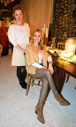 GLAMOUR & GENUSS EVENT by Wildhagen & Friends, Schauspielerin Friederike Linke mit TV Journalistin Sarah Valentina Winkhaus Düsseldorf Wandelhalle NRW Deutschland