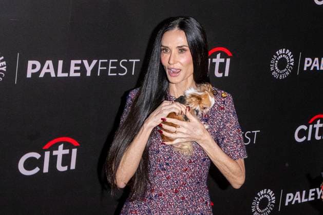 PaleyFest NY 2025: Paramount+ s Landman , New York, New York, USA - 09 Nov 2025 Demi Moore holding her dog Pilaf attends Paramount+ s Landman during PaleyFest NY 2025 at The Paley Museum. New York United States Copyright: xRonxAdarx xSOPAxImagesx _radar_paley_20251109_00968