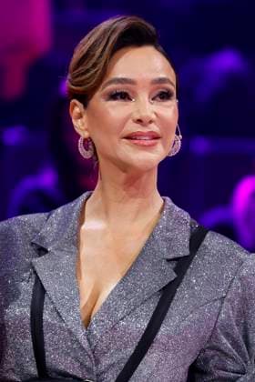 RECORD DATE NOT STATED Moderatorin Verona Pooth im Rateteam der Prosieben-Show The Masked Singer in den MMC-Studios in Ossendorf. Köln, 08.11.2025 NRW Deutschland *** Presenter Verona Pooth in the guessing team of the Prosieben show The Masked Singer at the MMC Studios in Ossendorf Cologne, 08 11 2025 NRW Germany Copyright: xChristophxHardtx