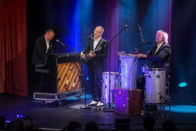 joost HansaTheater- Söhne Soehne Hamburgs Joja Wendt, Stefan Gwildis und Rolf Clausen zu Gast bei der Eroeffnung Gala Variete Show im Hansa Theater Saison Eroeffung 2025 2026 am 06.11.2025 in Hamburg Hamburg Deutschland
