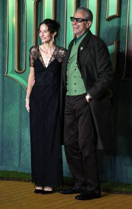Wicked: For Good European Premiere at Cineworld Leicester Square in London - 10 Nov 2025 Emilie Livingston and Jeff Goldblum attend the Wicked: For Good European Premiere at Cineworld Leicester Square. London United Kingdom Copyright: xFredxDuvalx xSOPAxImagesx FD_Wicked_For_Good_30