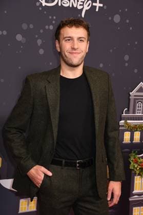Celebrity arrivals for the premiere of A Very Jonas Christmas Movie at New York City Center Featuring: Luke Qualls Where: New York City, New York, United States When: 10 Nov 2025 Credit: mpi099 MediaPunch INSTARimages EDITORIAL USE ONLY. NOT FOR USE BY NEWSPAPERS BASED IN THE UK. Copyright: xx instar55259288