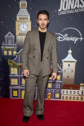 November 10, 2025, New York, United States: Kevin Jonas attends Disney+ s A Very Jonas Christmas Movie New York Premiere at New York City Center. New York United States - ZUMAs197 20251110_aaa_s197_423 Copyright: xRonxAdarx