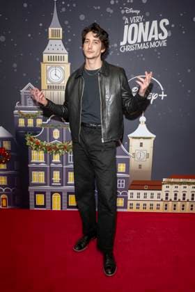 November 10, 2025, New York, United States: Milo Manheim attends Disney+ s A Very Jonas Christmas Movie New York Premiere at New York City Center. New York United States - ZUMAs197 20251110_aaa_s197_443 Copyright: xRonxAdarx