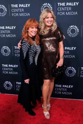 November 10, 2025, Beverly Hills, California, USA: Reba McEntire and Melissa Peterman on the red carpet of the 2025 Paley Honors Fall Gala held on Monday November 10, 2025 at the Hilton Hotel in Beverly Hills, California. JAVIER ROJAS PI Beverly Hills USA - ZUMAp124 20251110_zaa_p124_028 Copyright: xJavierxRojasx