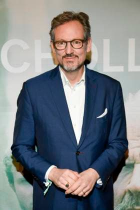 abb Verschollen- Eckart von Hirschhausen Arztz Moderator bei der Preview des neuen investigativen ARD Spielfilms VERSCHOLLEN von Autor & Regisseur Daniel Harrich im ARD Hauptstadtstudio am 10.11.2025 in Berlin Berlin Deutschland
