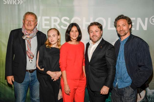 abb Verschollen- Axel Milberg, Elisa Schlott, Luka Omoto, Daniel Harrich und Benjamin Sadler Schauspieler bei der Preview des neuen investigativen ARD Spielfilms VERSCHOLLEN von Autor & Regisseur Daniel Harrich im ARD Hauptstadtstudio am 10.11.2025 in Berlin Berlin Deutschland
