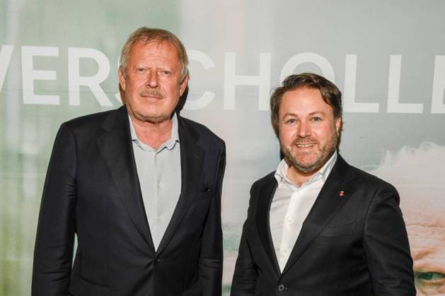 abb Verschollen- Axel Milberg Schauspieler mit Daniel Harrich Regiesseur und Autor bei der Preview des neuen investigativen ARD Spielfilms VERSCHOLLEN von Autor & Regisseur Daniel Harrich im ARD Hauptstadtstudio am 10.11.2025 in Berlin Berlin Deutschland