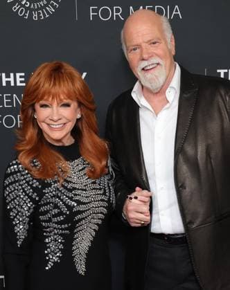 10 November 2025 - Beverly Hills, California - Reba McEntire, Rex Linn. The 2025 Annual Paley Honors Fall Gala held at The Beverly Hilton. Beverly Hills USA - ZUMAa123 20251110_zaa_a123_026 Copyright: xADx