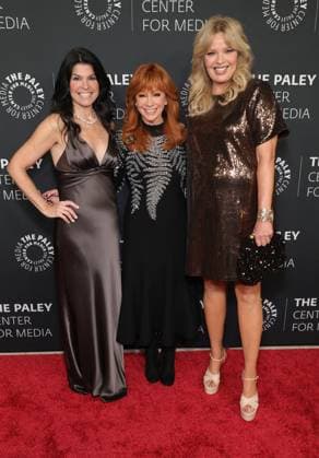 10 November 2025 - Beverly Hills, California - Maureen J. Reidy, Reba McEntire, Melissa Peterman. The 2025 Annual Paley Honors Fall Gala held at The Beverly Hilton. Beverly Hills USA - ZUMAa123 20251110_zaa_a123_087 Copyright: xADx