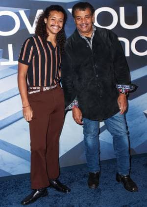 New York Premiere Of Lionsgate s Now You See Me: Now You Don t Travis Tyson and father American astrophysicist and writer Neil deGrasse Tyson arrive at the New York Premiere Of Lionsgate s Now You See Me: Now You Don t held at The Lighthouse at Chelsea Piers in Manhattan, New York City, New York, United States. The Lighthouse at Chelsea Piers, Manhattan, New York City, New York, USA New York United States  Copyright: xImagexPressxAgencyx originalFilename: collin-newyorkp251111_npAzN.jpg