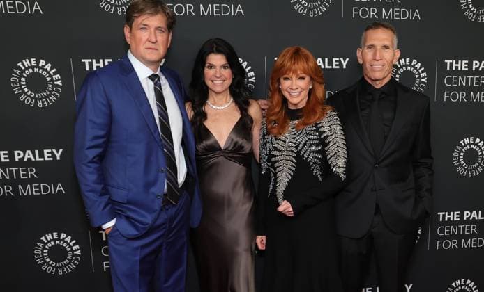 10 November 2025 - Beverly Hills, California - Bill Lawrence, Maureen J. Reidy, Reba McEntire, Ynon Kreiz. The 2025 Annual Paley Honors Fall Gala held at The Beverly Hilton. Beverly Hills USA - ZUMAa123 20251110_zaa_a123_187 Copyright: xADx