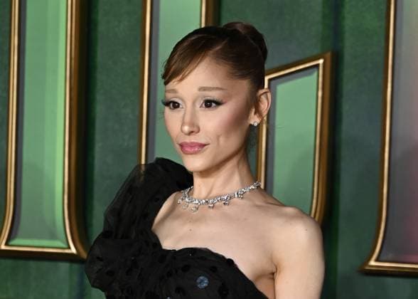 Ariana Grande attends Wicked: For Good European Premiere at Cineworld Leicester Square in London, England. UK. Monday 10th November 2025 Copyright: xJamesxWarrenx adzj8052