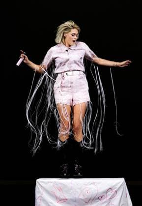 AMSTERDAM Bente Fokkens during a concert at the Royal Theater CarrÃ . The 24-year-old singer performed her show Droom opwaarts (Dream Upward). ANP RAMON VAN FLYMEN netherlands out - belgium out  Copyright: xx x541881945x originalFilename: 541881945.jpg