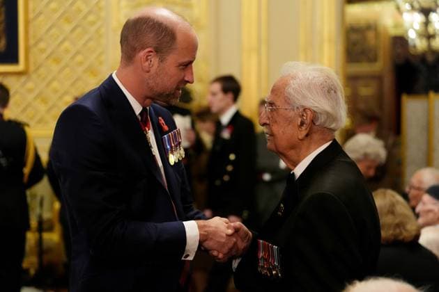 Royal reception for veterans at Windsor Castle The Prince of Wales and veteran Yavar Abbas at a reception for veterans who served in the Pacific during the Second World War, part of the commemorations marking the 80th anniversary of VJ Day, at Windsor Castle, Berkshire. Picture date: Tuesday November 11, 2025., Credit:Jonathan Brady Avalon UK, Windsor  Copyright: xJonathanxBradyx xAvalonx 1051874575