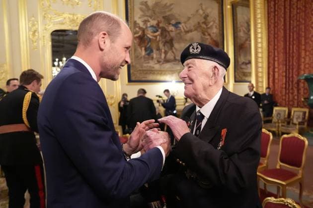 Royal reception for veterans at Windsor Castle The Prince of Wales and veteran Henry Rice at a reception for veterans who served in the Pacific during the Second World War, part of the commemorations marking the 80th anniversary of VJ Day, at Windsor Castle, Berkshire. Picture date: Tuesday November 11, 2025., Credit:Andrew Matthews Avalon UK, Windsor  Copyright: xAndrewxMatthewsx xAvalonx 1051874620