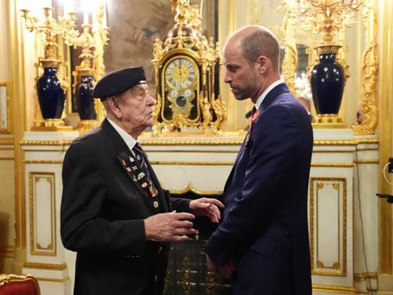 Royal reception for veterans at Windsor Castle The Prince of Wales and veteran Henry Rice at a reception for veterans who served in the Pacific during the Second World War, part of the commemorations marking the 80th anniversary of VJ Day, at Windsor Castle, Berkshire. Picture date: Tuesday November 11, 2025., Credit:Jonathan Brady Avalon UK, Windsor  Copyright: xJonathanxBradyx xAvalonx 1051874651