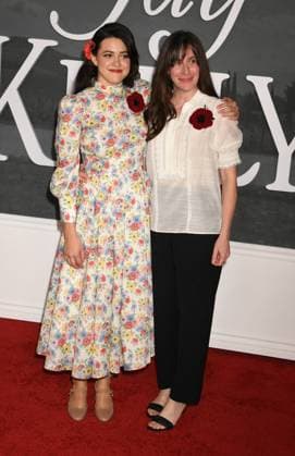 LOS ANGELES, CA- NOVEMBER 11: Grace Edwards at the Los Angeles premiere of Netflix s Jay Kelly at The Egyptian Theatre Hollywood on November 11, 2025 in Los Angeles, California. Copyright: xJeffreyxMayerx