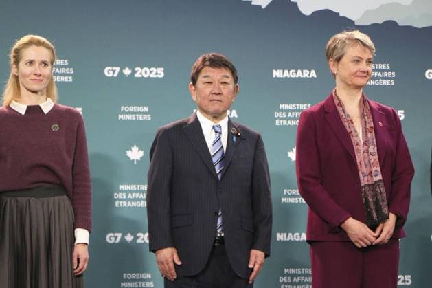 G-7 foreign ministers meeting in Canada (from L) European Union foreign policy chief Kaja Kallas, Japanese Foreign Minister Toshimitsu Motegi and British Foreign Secretary Yvette Cooper pose for a photo along with other Group of Seven foreign ministers on the first day of a two-day meeting in Niagara-on-the-Lake in Canada on Nov. 11, 2025.  A14AA0005028465P