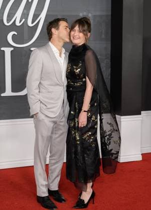 Jay Kelly LA Premiere - Los Angeles, USA LOS ANGELES, USA. November 11, 2025: Alessandro Nivola & Emily Mortimer at the LA premiere for Netflix s Jay Kelly at the Egyptian Theatre. Los Angeles CA USA  Copyright: xPaulxSmith Featureflashx
