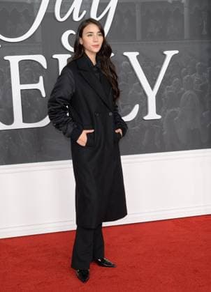 Jay Kelly LA Premiere - Los Angeles, USA LOS ANGELES, USA. November 11, 2025: Caylee Cowan at the LA premiere for Netflix s Jay Kelly at the Egyptian Theatre. Los Angeles CA USA  Copyright: xPaulxSmith Featureflashx