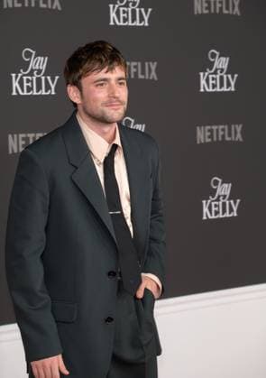 Jay Kelly LA Premiere - Los Angeles, USA LOS ANGELES, USA. November 11, 2025: Charlie Rowe at the LA premiere for Netflix s Jay Kelly at the Egyptian Theatre. Los Angeles CA USA  Copyright: xPaulxSmith Featureflashx