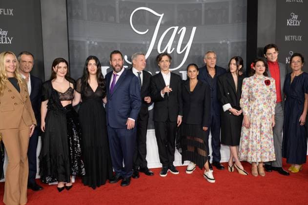 Jay Kelly LA Premiere - Los Angeles, USA LOS ANGELES, USA. November 11, 2025: Cassidy Lange, David Heyman, Eve Hewson, Sadie Sandler, Adam Sandler, Ted Sarandos, Noah Baumbach, Bela Bajaria, George Clooney, Riley Keough, Grace Edwards, Louis Partridge, Nina Gold & Charlie Rowe at the LA premiere for Netflix s Jay Kelly at the Egyptian Theatre. Los Angeles CA USA Copyright: xPaulxSmith Featureflashx