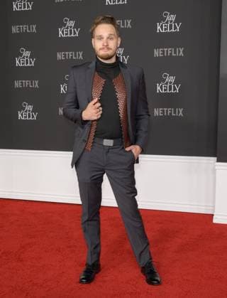 Jay Kelly LA Premiere - Los Angeles, USA LOS ANGELES, USA. November 11, 2025: Freddy Schramm at the LA premiere for Netflix s Jay Kelly at the Egyptian Theatre. Los Angeles CA USA  Copyright: xPaulxSmith Featureflashx