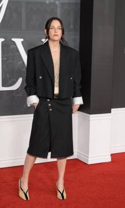 Jay Kelly LA Premiere - Los Angeles, USA LOS ANGELES, USA. November 11, 2025: Riley Keough at the LA premiere for Netflix s Jay Kelly at the Egyptian Theatre. Los Angeles CA USA  Copyright: xPaulxSmith Featureflashx