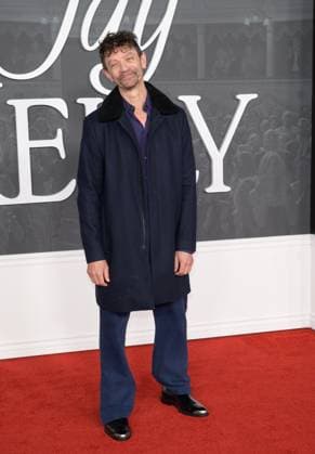 Jay Kelly LA Premiere - Los Angeles, USA LOS ANGELES, USA. November 11, 2025: James Frain at the LA premiere for Netflix s Jay Kelly at the Egyptian Theatre. Los Angeles CA USA  Copyright: xPaulxSmith Featureflashx