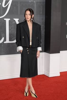 Jay Kelly LA Premiere - Los Angeles, USA LOS ANGELES, USA. November 11, 2025: Riley Keough at the LA premiere for Netflix s Jay Kelly at the Egyptian Theatre. Los Angeles CA USA  Copyright: xPaulxSmith Featureflashx