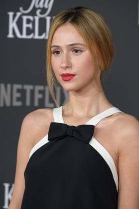 Jay Kelly LA Premiere - Los Angeles, USA LOS ANGELES, USA. November 11, 2025: Maria Bakalova at the LA premiere for Netflix s Jay Kelly at the Egyptian Theatre. Los Angeles CA USA  Copyright: xPaulxSmith Featureflashx