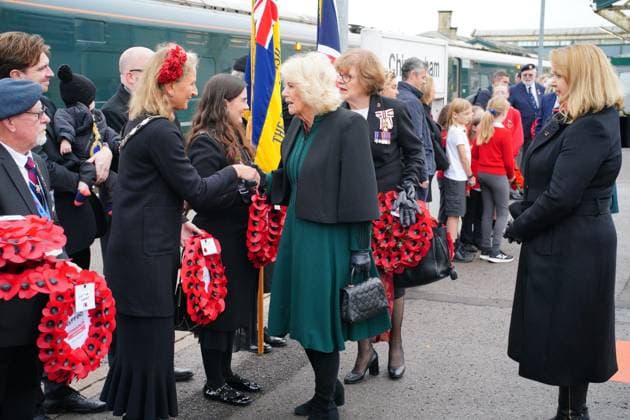 . 11 11 2025. London, United Kingdom. Queen Camilla at Paddington train station in London as part of the Great Western Railway Poppies to Paddington event to mark Armistice Day.  xPoolx xi-Imagesx IIM-26369-0001
