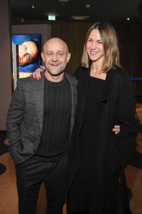 abb- Jürgen Vogel Juergen und Natalia Belitski zu Gast auf dem roten Teppich bei der Berlin Premiere des Kinofilms DAS LEBEN DER WÜNSCHE WUENSCHE im UCI East Side Gallery Berlin, am 11.11.2025 in Berlin Berlin Deutschland
