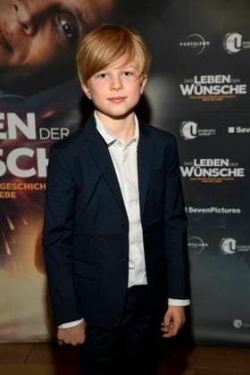 abb- Anton Landau zu Gast auf dem roten Teppich bei der Berlin Premiere des Kinofilms DAS LEBEN DER WÜNSCHE WUENSCHE im UCI East Side Gallery Berlin, am 11.11.2025 in Berlin Berlin Deutschland
