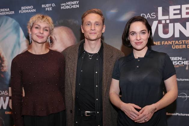 11.11.2025, Luise Heyer, Matthias Schweighoefer, Verena Altenberger zur Premiere von Das Leben Der Wünsche, UCI East Side Gallery, Berlin, Berlin