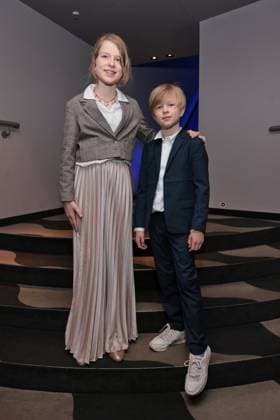 11.11.2025, Luise Landau und Anton Landau zur Premiere von Das Leben Der Wünsche, UCI East Side Gallery, Berlin, Berlin