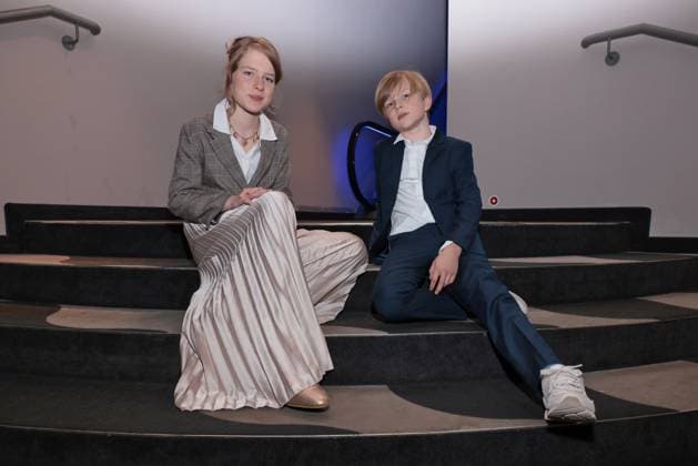 11.11.2025, Luise Landau und Anton Landau zur Premiere von Das Leben Der Wünsche, UCI East Side Gallery, Berlin, Berlin