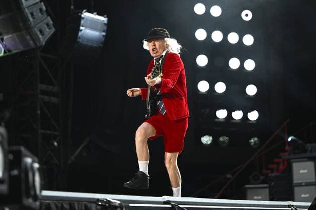 ACDC TOUR MELBOURNE, Angus Young during a performance by Australian rock band AC DC at the MCG, in Melbourne, Wednesday, November 12, 2025. ( NO ARCHIVING MELBOURNE VICTORIA AUSTRALIA  Copyright: xJOELxCARRETTx 20251112161884450388