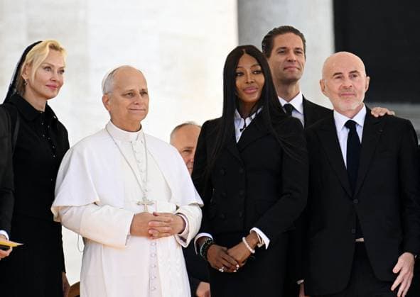 Naomi Campbell Meets Pope Leo XIV - Vatican British supermodel and actress Naomi Campbell attends Pope Leo XIV weekly general audience at St. Peter square in the Vatican on November 12, 2025. She greeted the pope and offered him a book: ‘La Via delle Spezie’. Photo by Eric Vandeville ABACAPRESS.COM Rome Vatican (or Holy See)  Copyright: xVandevillexEric ABACAx