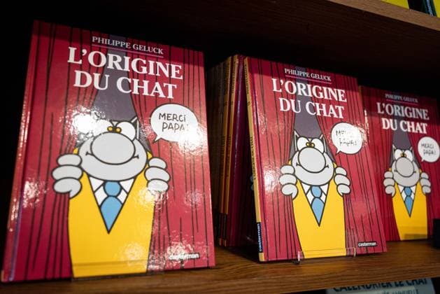 Exhibition of Philippe Geluck - Paris AJ This photo is an illustration showing The Cat comic strips on a shelf during the opening of the exhibition (vernissage) of Philippe Geluck, author of the comic book (Bande dessinee, BD, Livre) strip Le Chat at the Maillol Museum in Paris, France on November 12, 2025. Photo by Alexis Jumeau ABACAPRESS.COM Paris France  Copyright: xJumeauxAlexis ABACAx