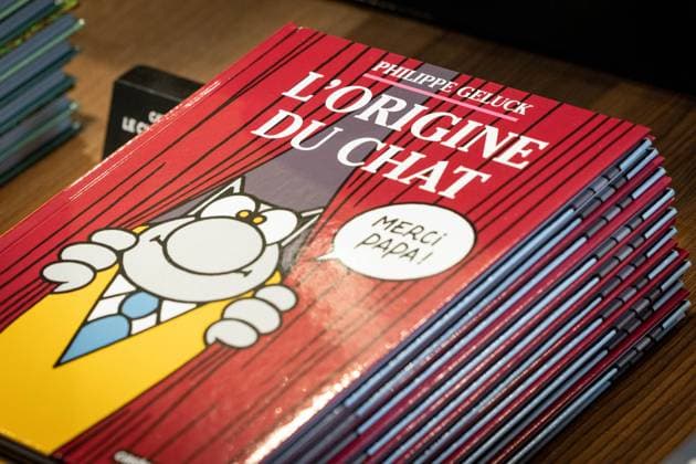 Exhibition of Philippe Geluck - Paris AJ This photo is an illustration showing The Cat comic strips on a shelf during the opening of the exhibition (vernissage) of Philippe Geluck, author of the comic book (Bande dessinee, BD, Livre) strip Le Chat at the Maillol Museum in Paris, France on November 12, 2025. Photo by Alexis Jumeau ABACAPRESS.COM Paris France  Copyright: xJumeauxAlexis ABACAx