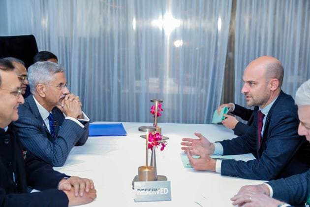 RECORD DATE NOT STATED External Affairs Minister S. Jaishankar meets Foreign Minister of France Jean-NoÃ«l Barrot for the G7 Foreign Ministers meet Niagara Region, Nov 12 (ANI): External Affairs Minister S. Jaishankar meets Foreign Minister of France Jean-NoÃ«l Barrot for the G7 Foreign Ministers meet, on Wednesday. (@DrSJaishankar ANI Photo) Niagara region Ontario Canada Copyright: xANIx ANI_20251112055